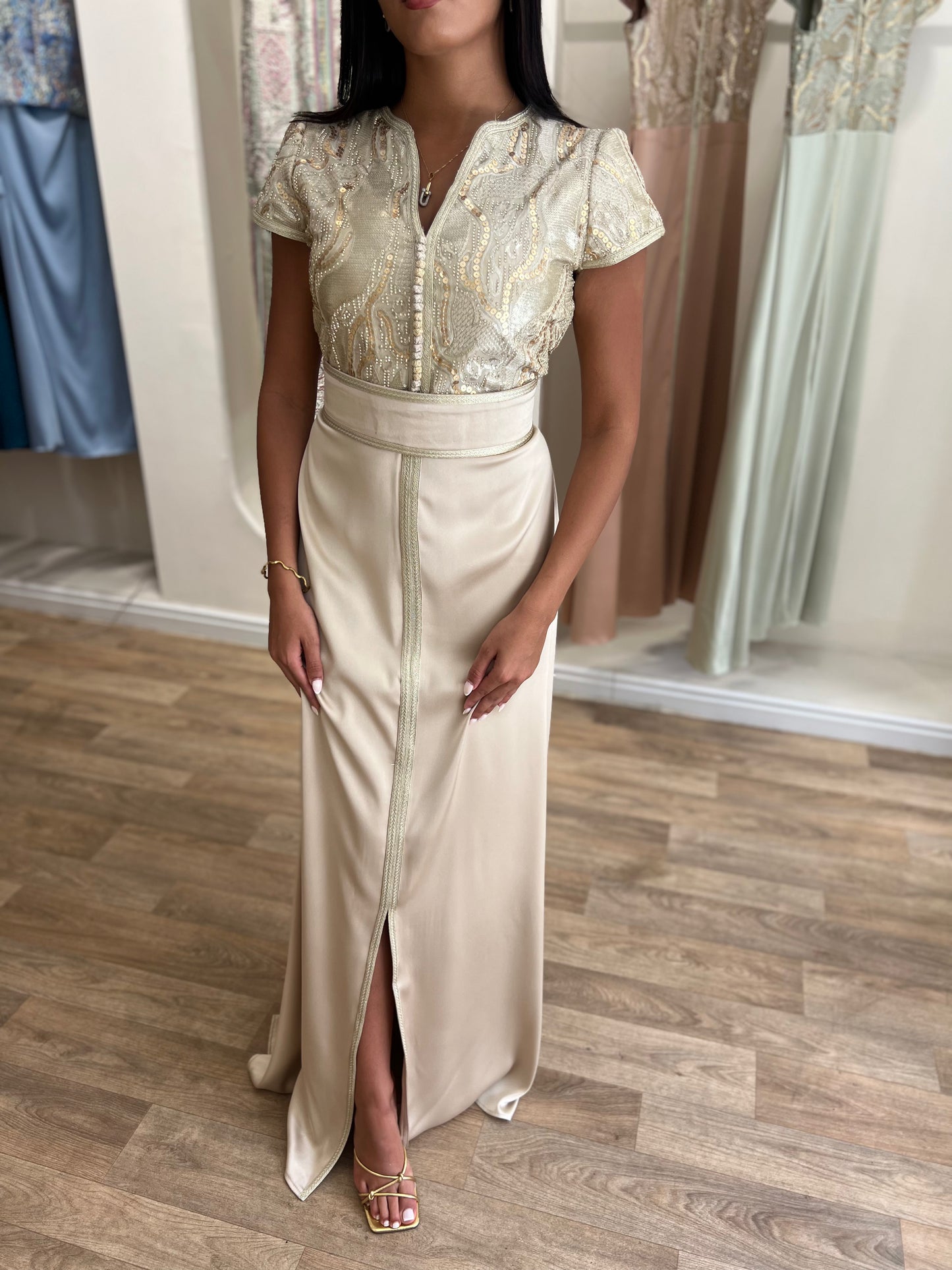 Caftan Sara perlé doré